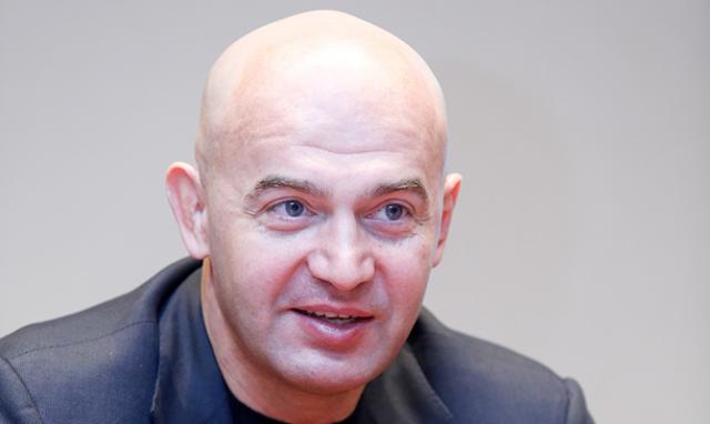Кононенко дал понять, что он положенец. Наливайченко и Корбана «съел» и Абромавичуса «съест»