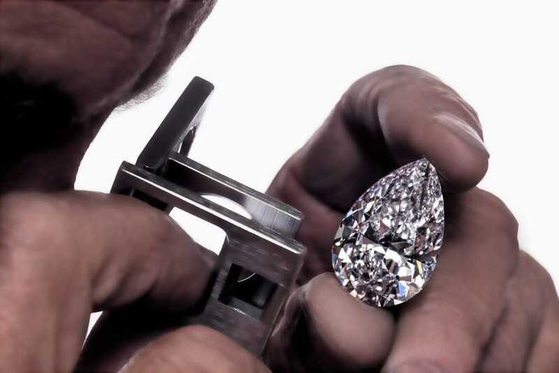 Как Павел Захаров продаёт VIP-клиентам поддельные украшения Graff и Cartier