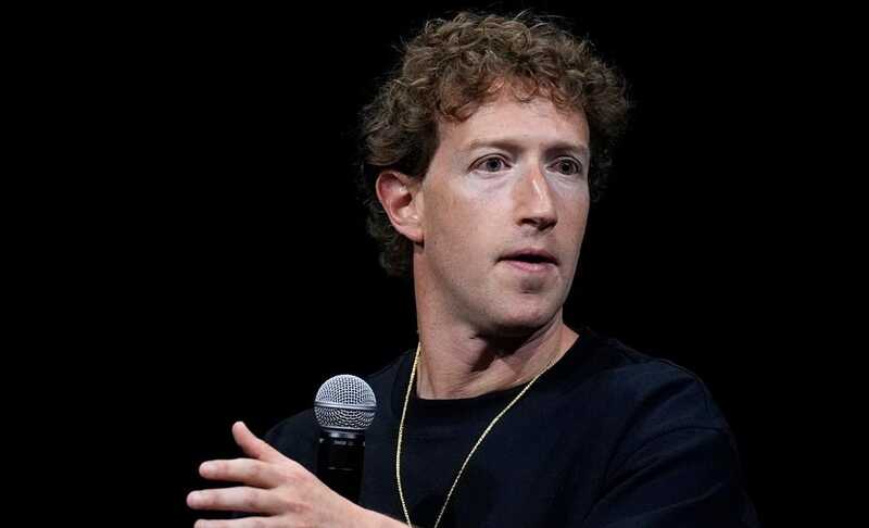 Марк Цукерберг выехал в море в образе орлана на День независимости США
