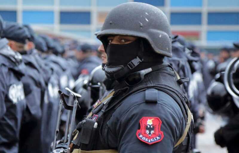 Полиция Албании задержала 10 подозреваемых в масштабном трафике кокаина
