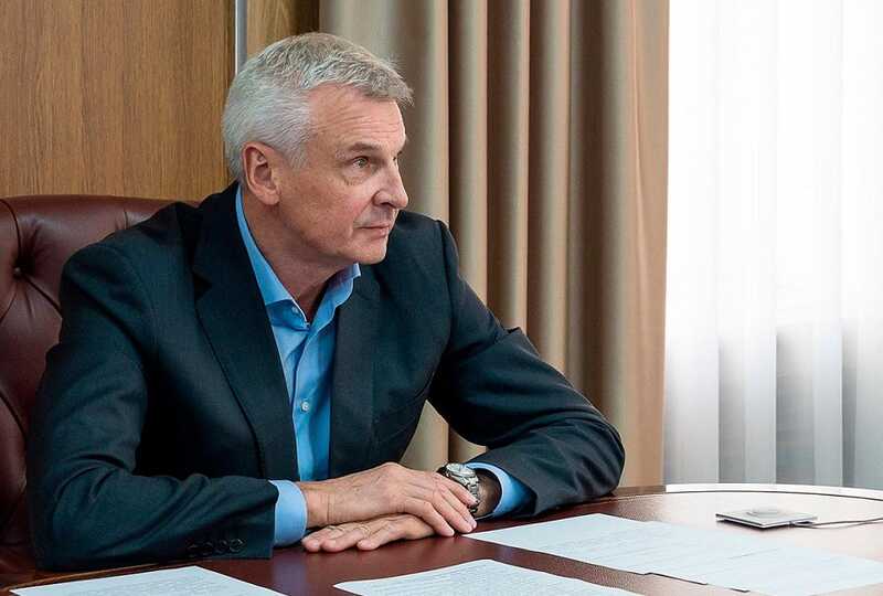 Сергей Носов пытается замаскировать провалы в Магаданской области во время визита Путина
