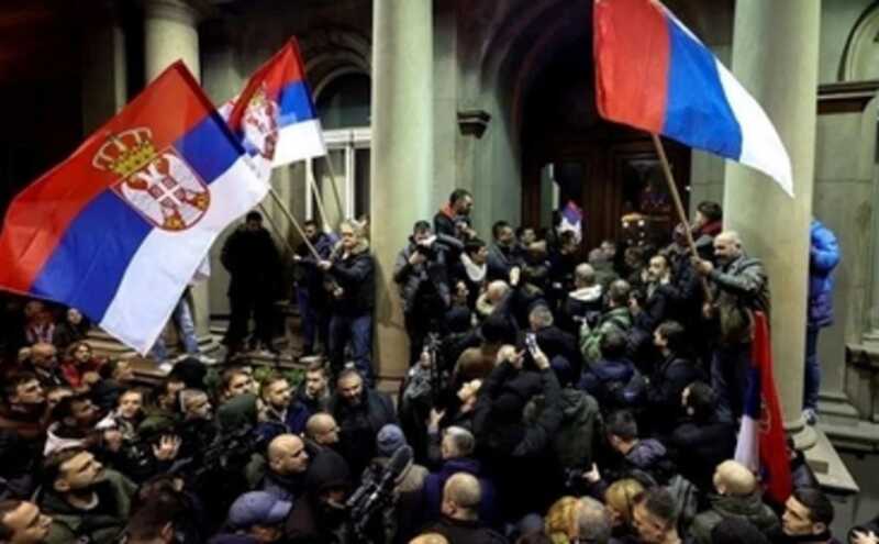 В Сербии арестовали множество участников протестов