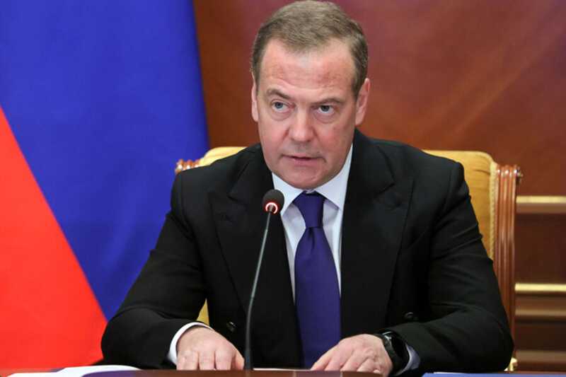 Медведев прокомментировал обсуждения между Трампом и Зеленским