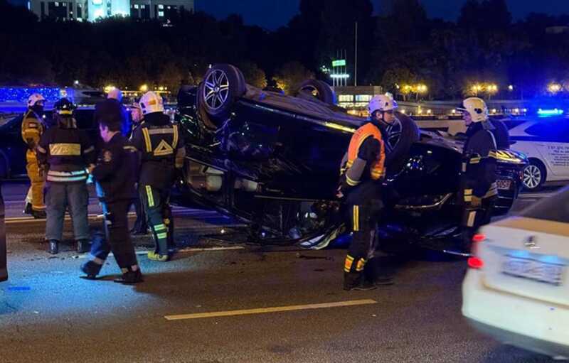 В центре Москвы в аварии с участием BMW травмы получили четыре туриста из Саудовской Аравии