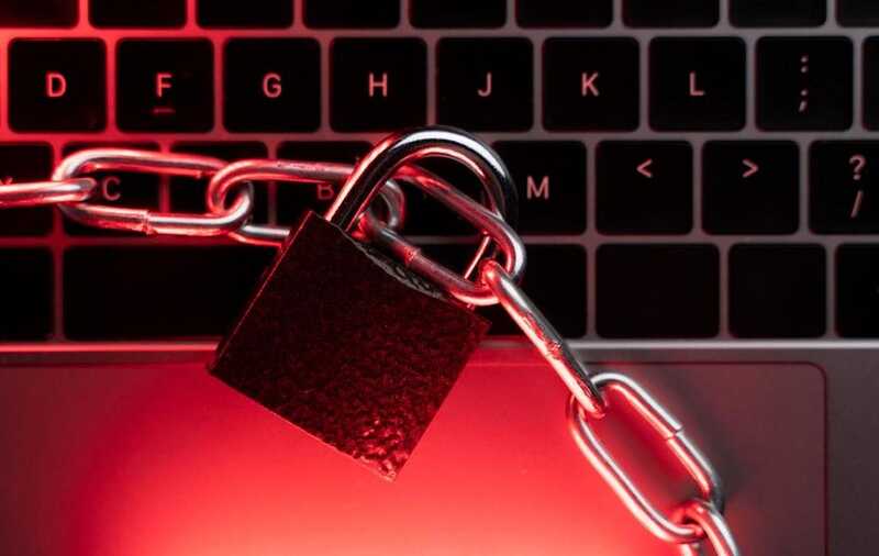 Власти предложили россиянам самостоятельно блокировать «опасный контент»
