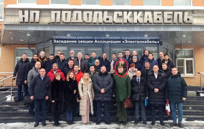 Начальник военного представительства и его подчинённый получили более 10 миллионов рублей взяток qxhiddhiqudidzukmp